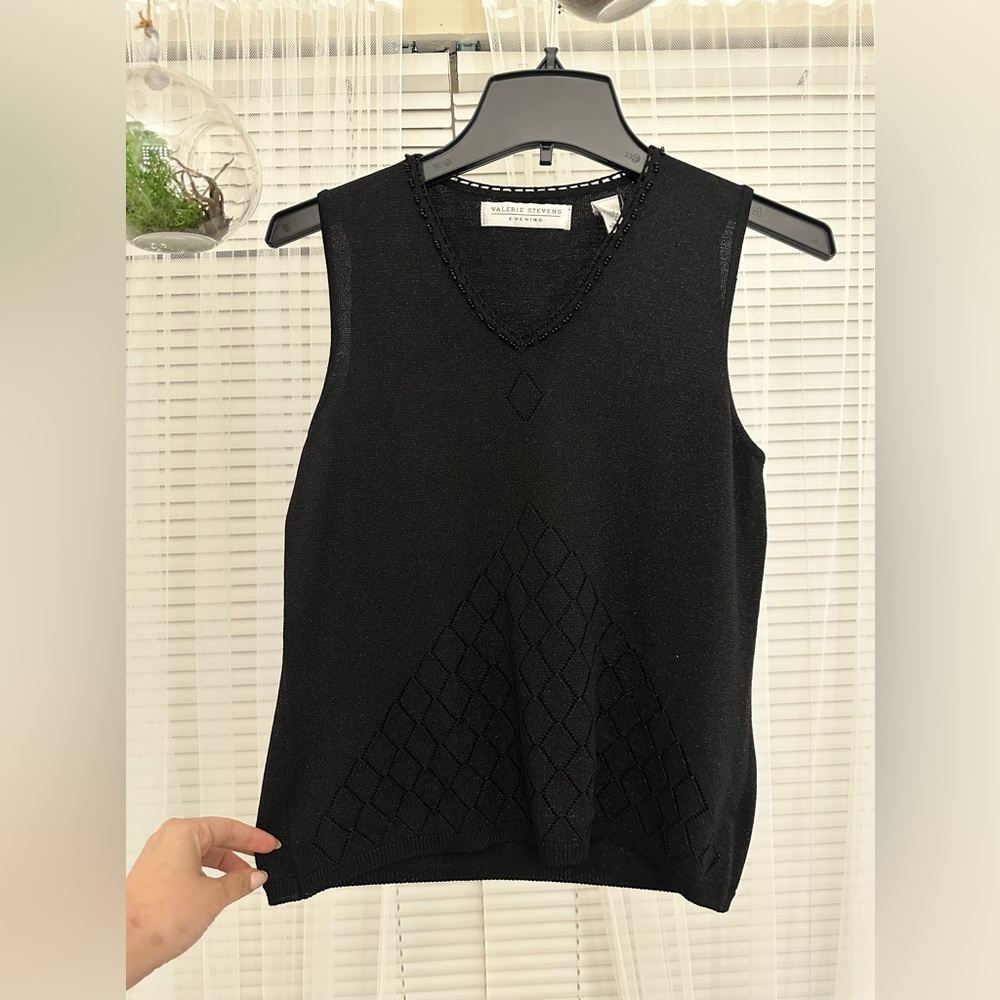 Beautiful Valerie stevens blak beaded top - Picture 2 of 4